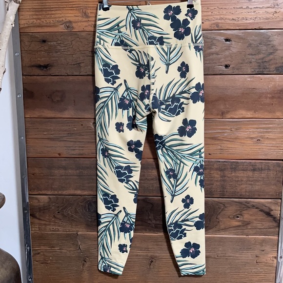 Beyond Yoga Olympus Floral Sunrise High Waisted Floral Yellow Leggings - Picture 4 of 6
